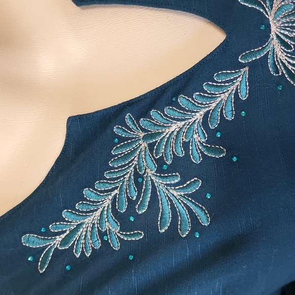 New Dark Teal Embroidered Shirt - Medium - Picture 4 of 8